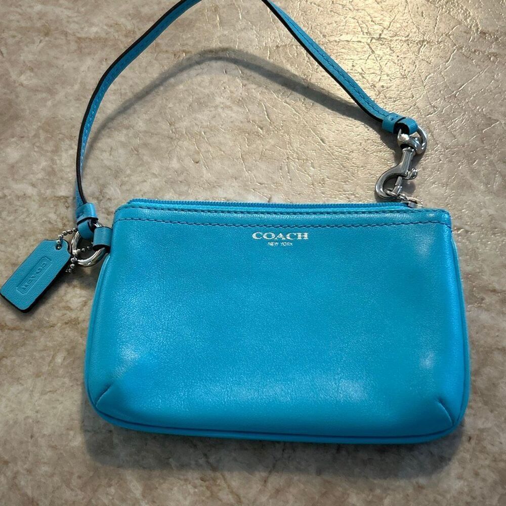 COACH Turquoise Wristlet W/Hang Tag